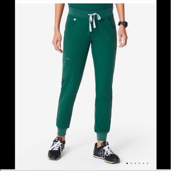 NWT FIGS Jogger Scrubs Pants in Hunter Green - Picture 3 of 7